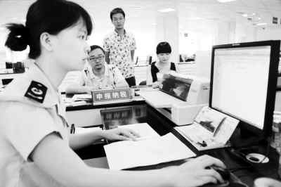個(gè)稅前三季同比增長(zhǎng)超過三成 引發(fā)稅負(fù)偏重?fù)?dān)憂