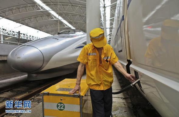 7月起實(shí)行新列車(chē)運(yùn)行圖 京滬高鐵等增運(yùn)降價(jià)