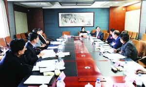 市十四屆人大三次會議分組審議常委會和“兩院”報(bào)告