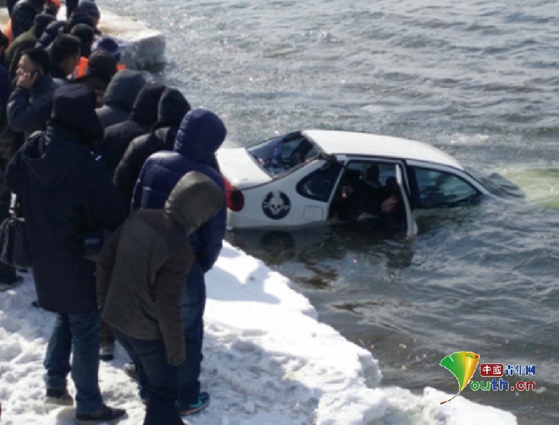 吉林一轎車墜入松花江 車內情侶相擁溺水死亡