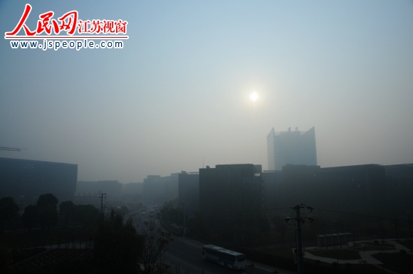 南京4日發布霾橙色預警 PM2.5幾近爆表