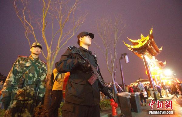 南京夫子廟景區(qū)加強(qiáng)安保迎元宵燈會(huì)