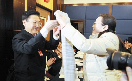 2010武漢兩會(huì) 給市委書(shū)記的特別禮物