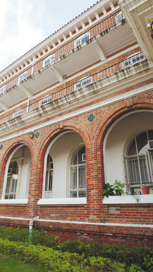 香港大學(xué)百年歷史里的美麗與動感(組圖)