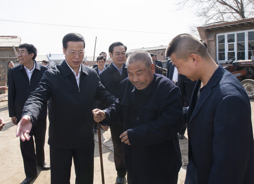 組圖：習(xí)近平等到第二批黨的群眾路線教育實(shí)踐活動(dòng)聯(lián)系點(diǎn)調(diào)研指導(dǎo)工作