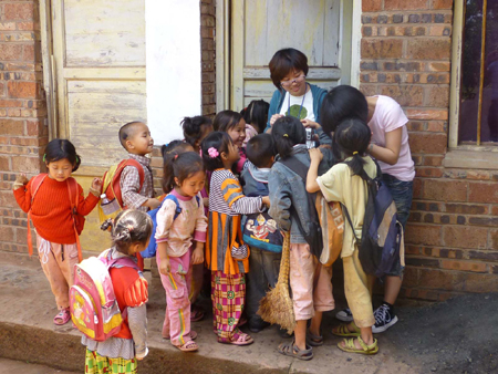 柘城“愛心資助隊”情牽宜賓12名貧困學生