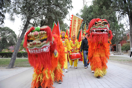 2011泰山東岳廟會(huì)在山東泰安舉行