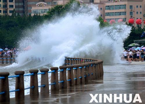 “梅花”在山東半島東部沿海興風作浪