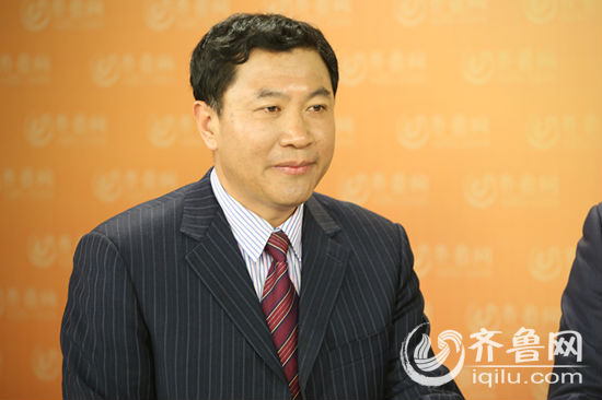 【兩會大家談】產(chǎn)業(yè)結(jié)構(gòu)調(diào)整進入新常態(tài) 創(chuàng)新驅(qū)動引領(lǐng)升級