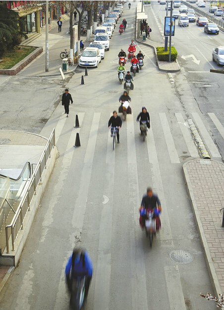 汽車再增兩倍塞滿市區(qū)道路 濟南“治停”勢在必行