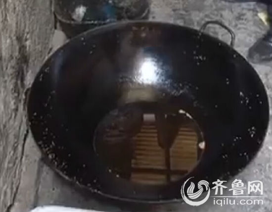 德州一糕點黑作坊現違禁添加劑 臟亂不堪與廁所為鄰
