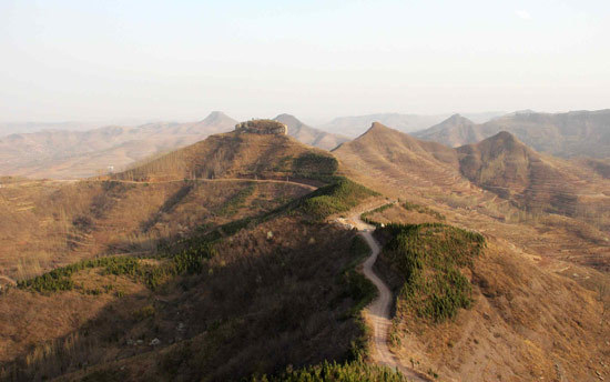山東沂水鄉(xiāng)村旅游活動啟動 賞萬畝桃花訪千古紀王城