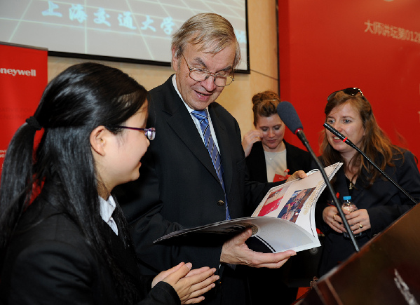 諾貝爾獎(jiǎng)得主走進(jìn)滬高校與學(xué)子面對(duì)面交流