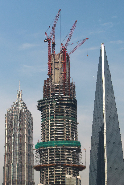 上海中心大廈即將突破400米高度