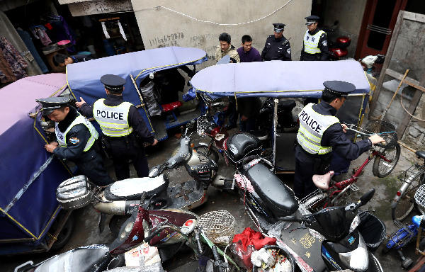 上海：警力聯動 圍剿“黑車”
