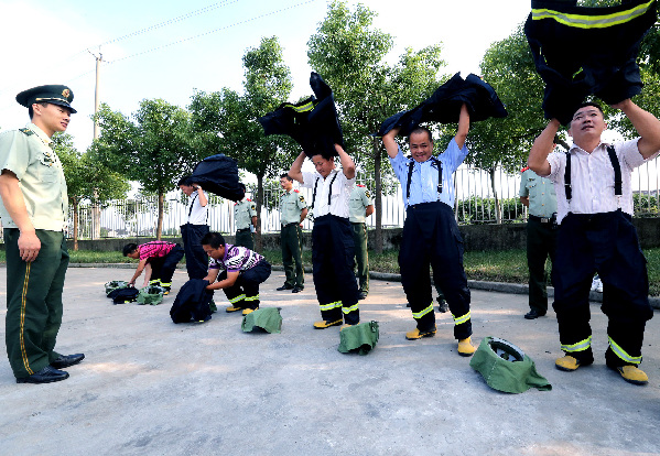 編外“119” 筑起“防火墻”