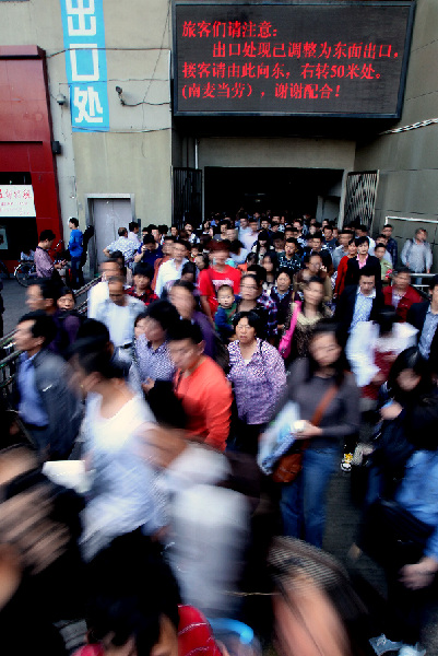 長假結束 客流車流如期到來