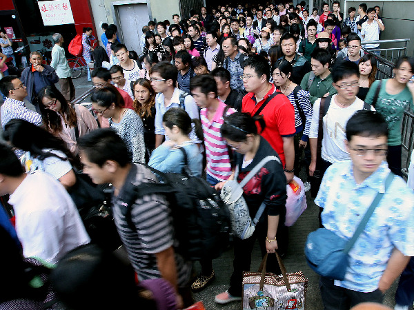 長假結束 客流車流如期到來