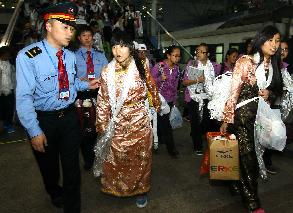上海內地西藏班學生踏上暑期返鄉路