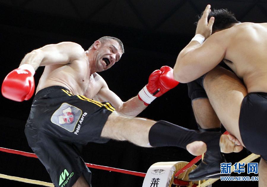 首屆國際綜合搏擊表演賽在滬舉行