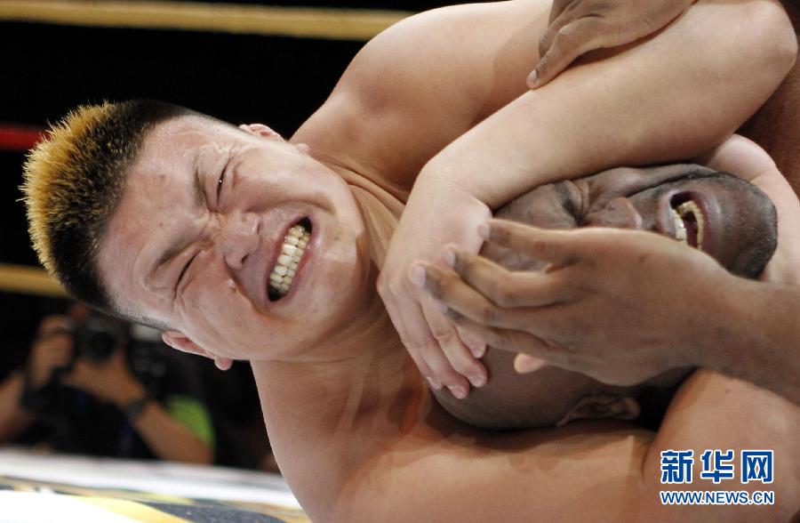 首屆國際綜合搏擊表演賽在滬舉行