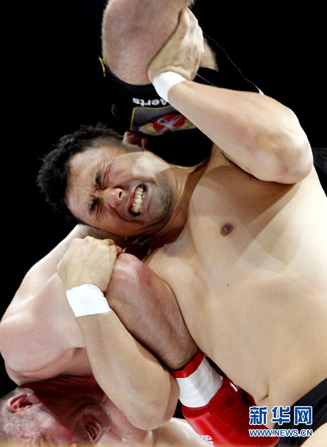 首屆國際綜合搏擊表演賽在滬舉行