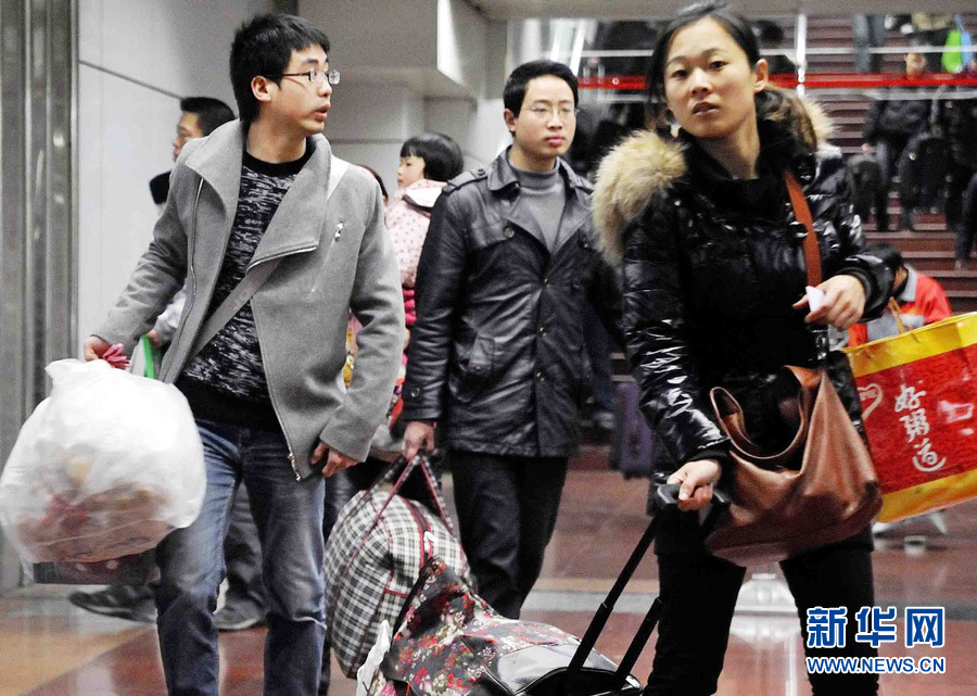 上海地鐵今日首遇上班、返程雙高峰