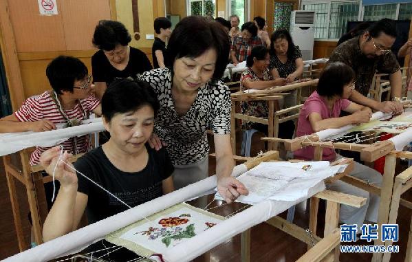 上海絨繡高橋傳習所首批學員結業