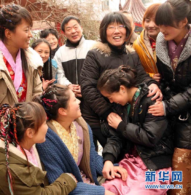 藏族學生居民小區鬧元宵