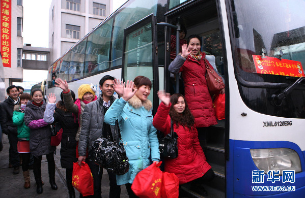 愛心包車返鄉(xiāng)