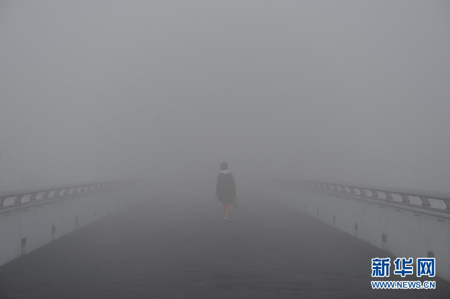 上海發(fā)布入冬以來首個(gè)大霧橙色預(yù)警