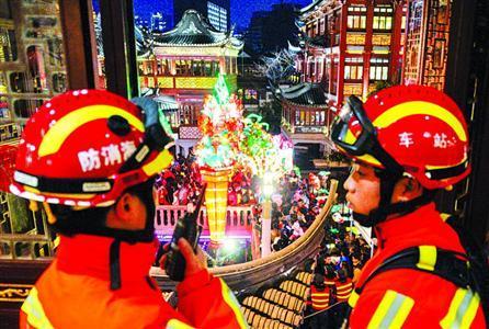 申城豫園安保措施升級(jí) 元宵節(jié)“南向北”單向通行