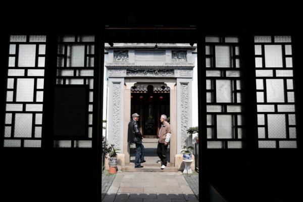 上海老書場歇業半年重開 官方：貼錢也要開下去
