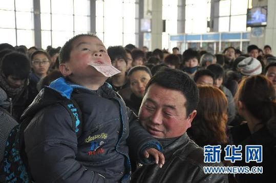 全國陸海空迎戰(zhàn)返程客流高峰
