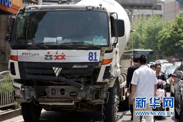 長沙一男子涉嫌危險(xiǎn)駕駛肇事致無辜民眾5死6傷