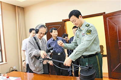 揭秘武警排爆手:每次執(zhí)行任務(wù)前都寫好遺書(圖)