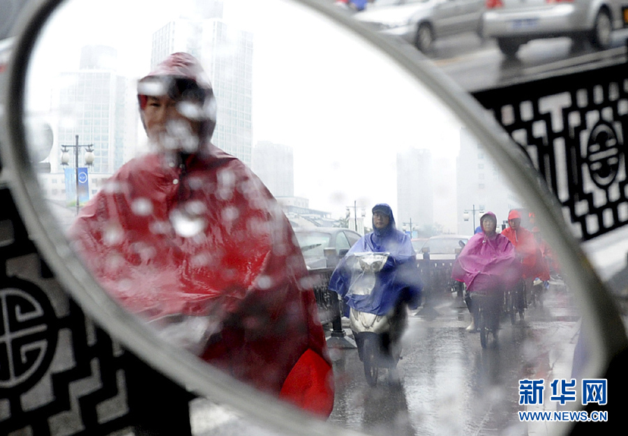 南方近日連遭強降雨 浙江發布首個暴雨黃色預警