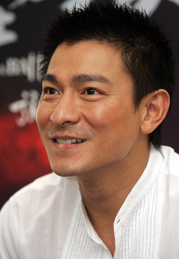 發哥捐1分成龍6毛 紅十字會:10萬以下不可查