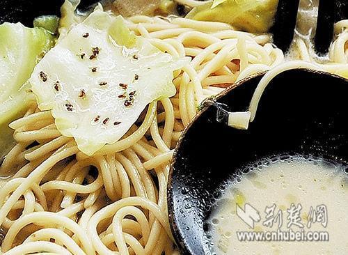 顧客味千拉面館用餐吃出20只小蟲（圖）