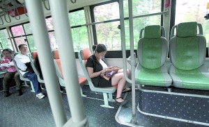 公交車上哪個座位最安全？ 微博瘋傳報告(圖)