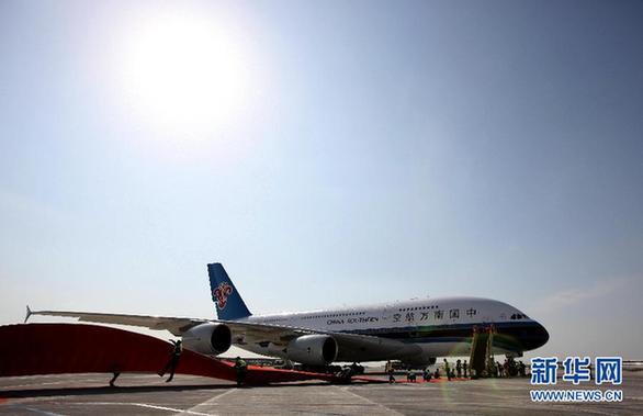 飛翔從此大不同 探訪中國首架空客A380飛機(jī)