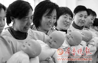 月嫂行業陷信任危機：月嫂，你是陌生人嗎