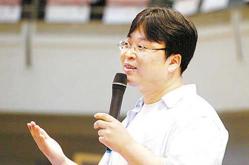 高曉松羅永浩微博對(duì)掐：中文爛學(xué)歷低