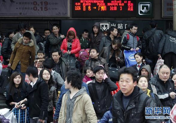 2012鐵路春運(yùn)今日結(jié)束 共發(fā)送旅客超2.35億人次
