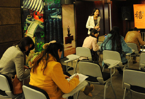 億萬富豪相親先進行面試 看外貌再考切土豆絲