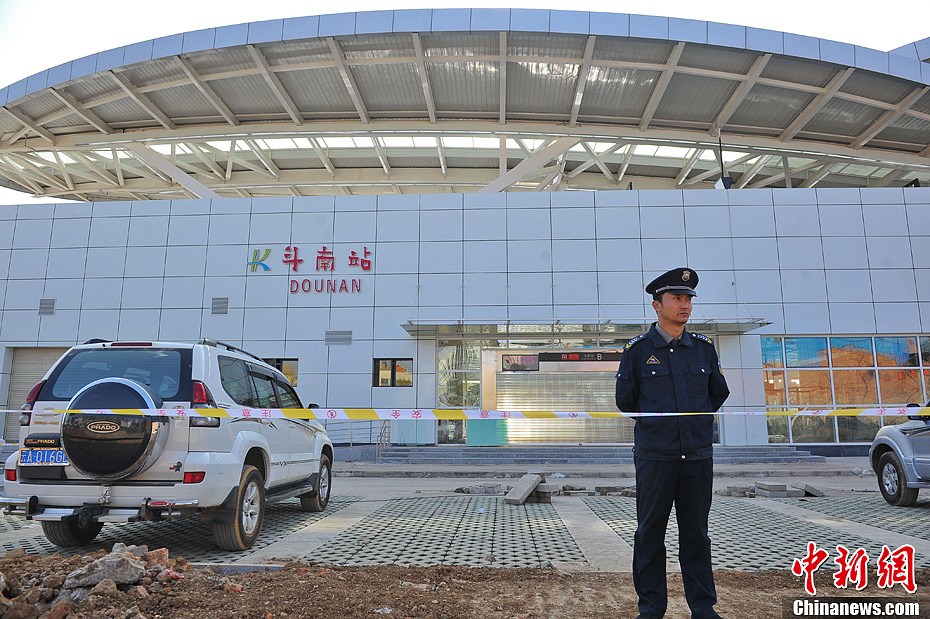 昆明地鐵南段列車試運(yùn)行中發(fā)生脫軌事故 致一死一傷