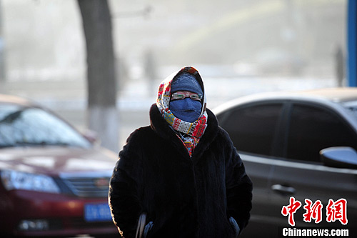 中國多地再遭霧霾圍城 交通受阻空氣質量持續走低