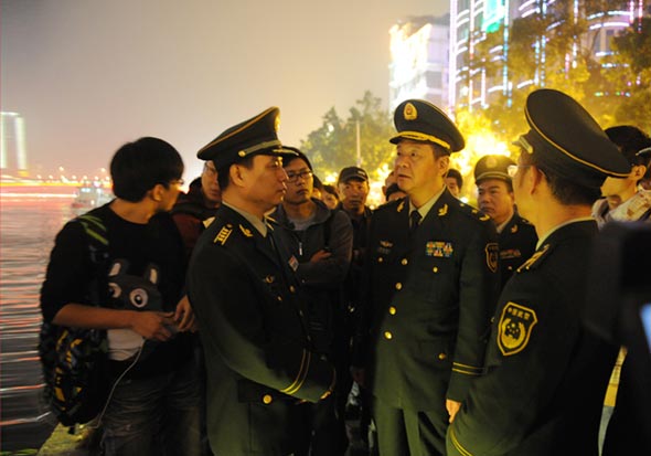 武警警官鄭益龍舍身救人生死不明 萬千網(wǎng)友真情呼喚