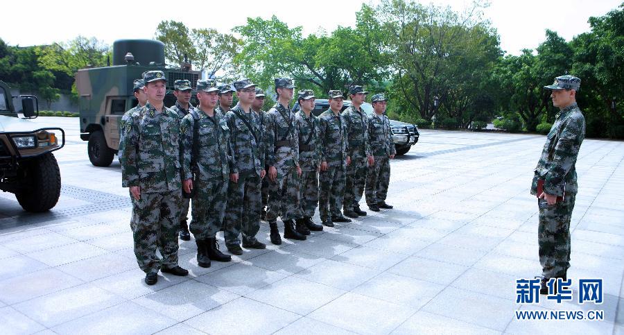 成都軍區第13集團軍緊急馳援抗震救災