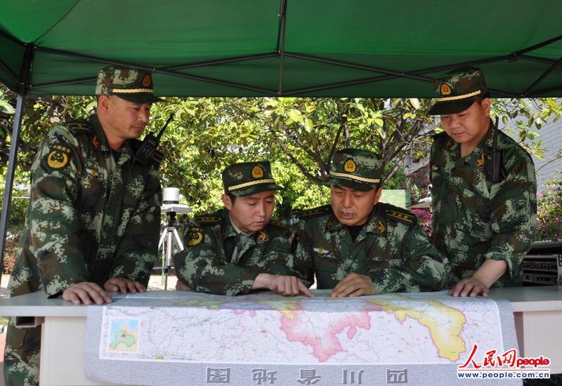 高清：武警涼山森林支隊請戰(zhàn)赴雅安救援